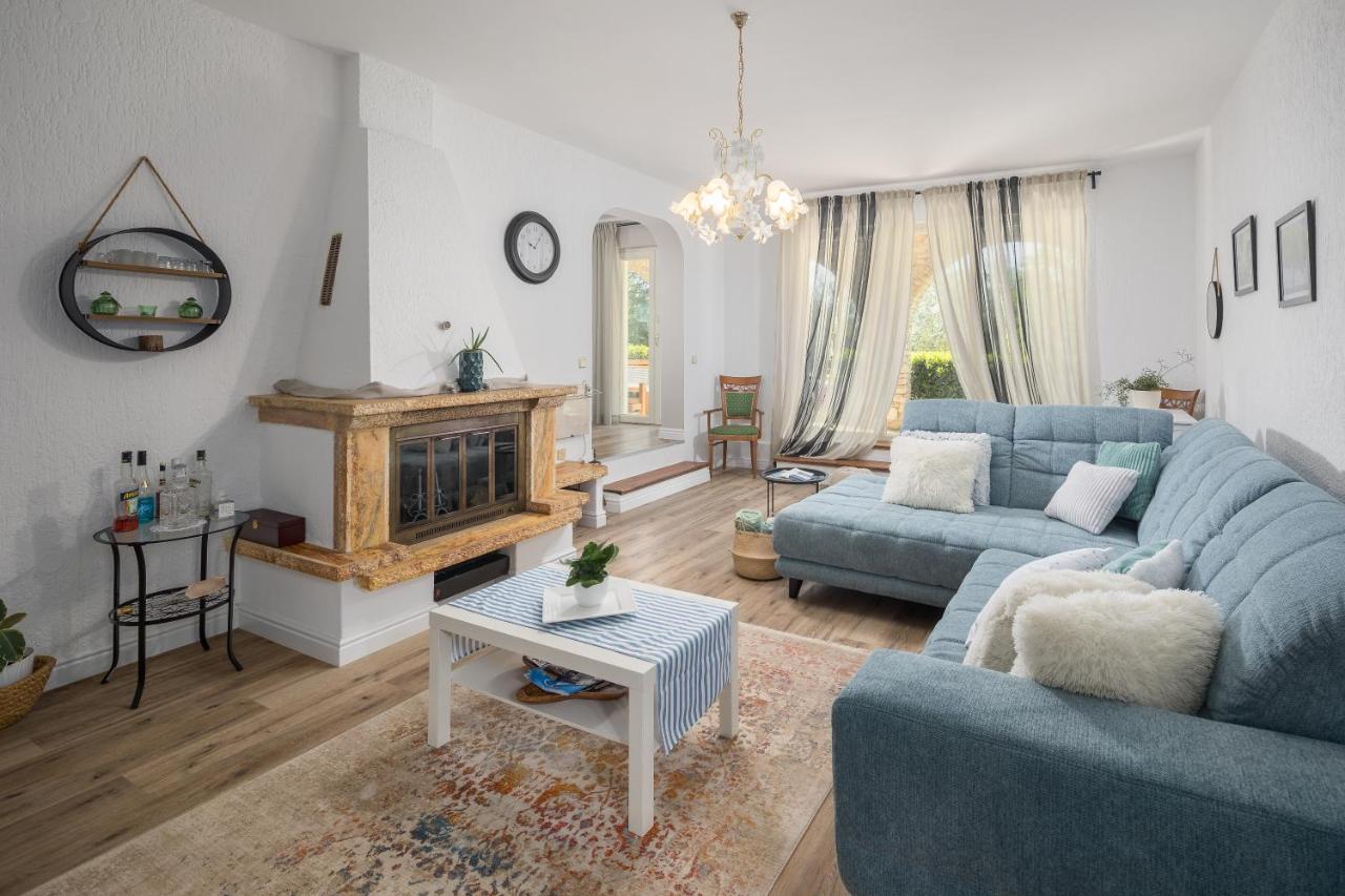 Family Vacation Villa Žbandaj エクステリア 写真