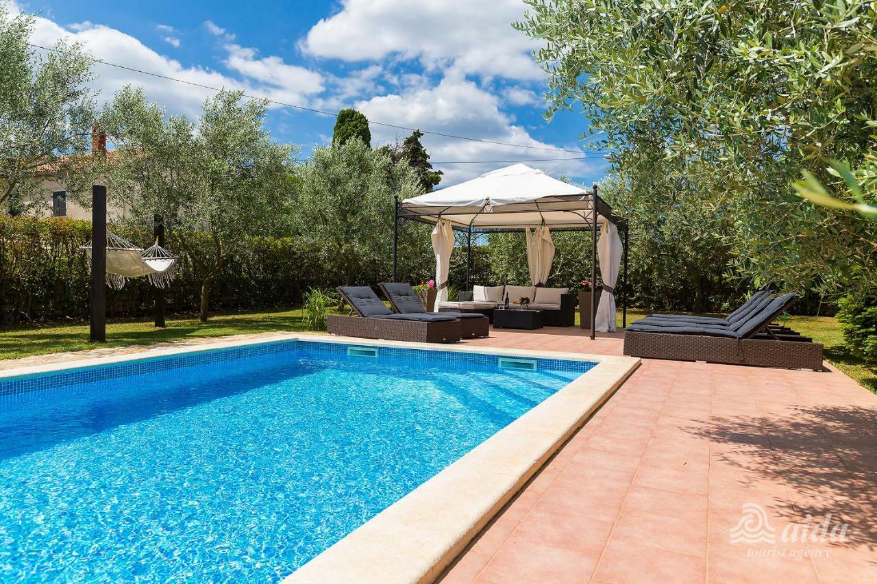 Family Vacation Villa Žbandaj エクステリア 写真