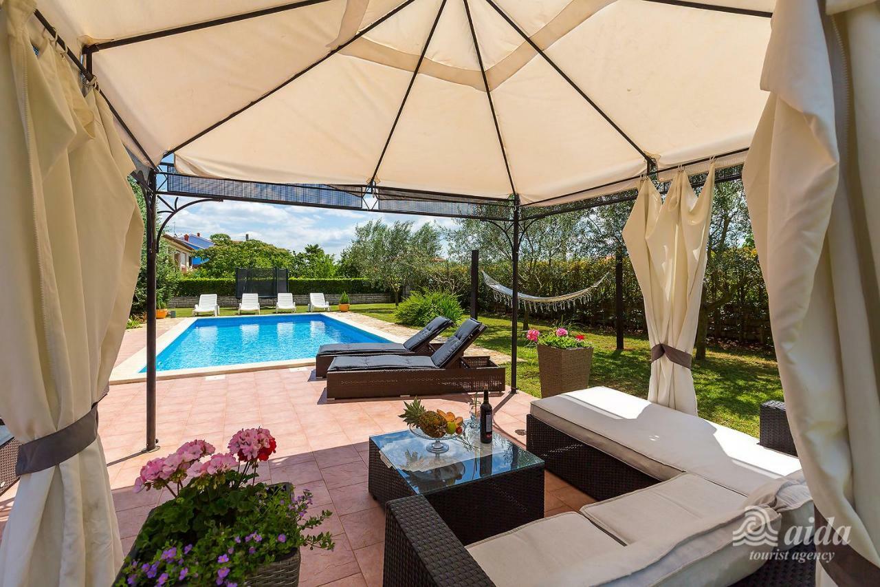 Family Vacation Villa Žbandaj エクステリア 写真