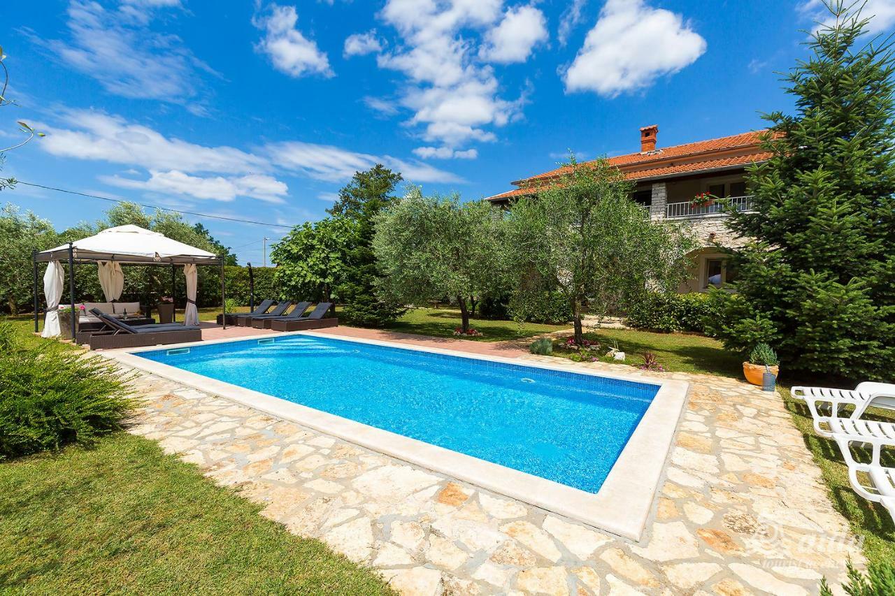 Family Vacation Villa Žbandaj エクステリア 写真